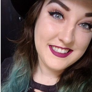 Meet your Posher, Courtney